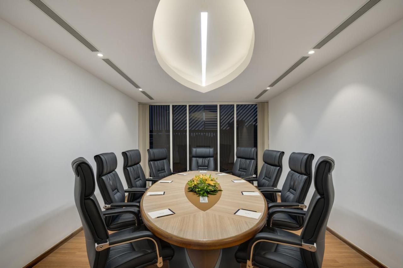 O By Tamara, Trivandrum Thiruvananthapuram Εξωτερικό φωτογραφία Boardroom at the headquarters of the National Stock Exchange of India